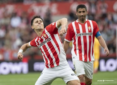 El centrocampista del Sporting marcó uno de los goles de la temporada ante el Cartagena. La jugada comenzó en su banda, y tras introducirse al centro, le pegó con todo a la pelota, que golpeó en el larguero antes de entrar en la portería.