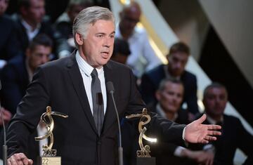 Pese a sus resultados, Carlo Ancelotti recibió el trofeo de mejor entrenador de L1 durante el programa de televisión "Canal Football Club" el 19 de mayo de 2013 en París, como parte de la 21ª edición de la ceremonia de entrega de trofeos de la UNFP...