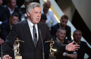 Pese a sus resultados, Carlo Ancelotti recibi el trofeo de mejor entrenador de L1 durante el programa de televisin "Canal Football Club" el 19 de mayo de 2013 en Pars, como parte de la 21? edicin de la ceremonia de entrega de trofeos de la UNFP...