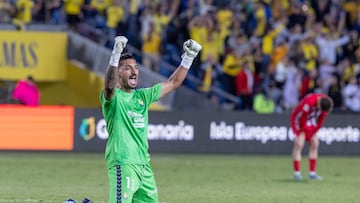 Álvaro Valles festeja con Las Palmas.