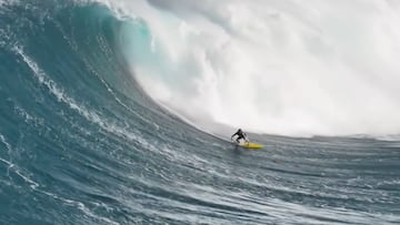 Albee Layer en Jaws, entre olas gigantes, en diciembre del 2024.