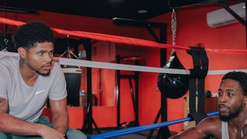 Shakur Stevenson y Keyshawn Davis entrenando.