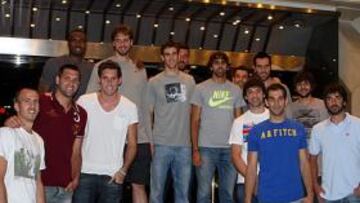 <b>ANOCHE. </b>Los internacionales, con Ricky Rubio, antes de cenar.