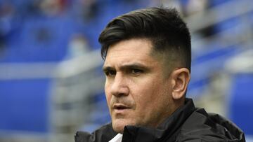 Xisco Mu&ntilde;oz, entrenador del Huesca, durante el partido contra el Oviedo.