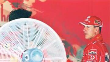 <b>SOLUCIONES. </b>El calor en el circuito de Hungaroring se hace difícilmente soportable.