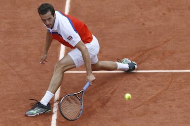 Ramos Viñolas stuns Raonic to reach first Grand Slam quarters