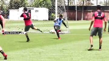 El curioso gol que hizo Michael Ríos en la práctica alba