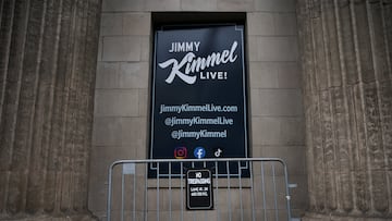 El icónico presentador nocturno Jimmy Kimmel, ha sido suspendido de ABC por recientes comentarios tras la muerte de Charlie Kirk. Trump apoya el despido.
