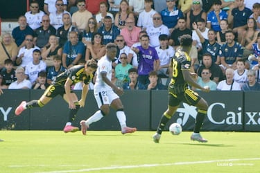 Edu Villegas desvela cómo convenció a Konrad y Koné, ‘la doble K’ del Ceuta