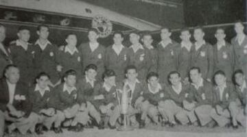 La indumentaria con que jugó Paraguay en la Copa del 1953.