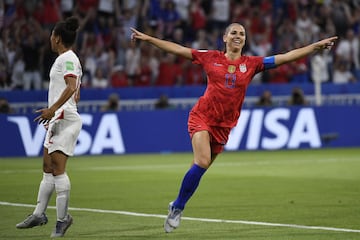 Morgan fue otra de las fortalezas de las campeonas mundiales en Francia 2019 y junto a Megan Rapinoe, fue la máxima goleadora en el certamen donde las estadounidense lograron el tetracampeonato mundial.