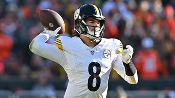 CLEVELAND, OHIO - NOVEMBER 19: Kenny Pickett #8 of the Pittsburgh Steelers throws a pass in the third quarter against the Cleveland Browns at Cleveland Browns Stadium on November 19, 2023 in Cleveland, Ohio.   Jason Miller/Getty Images/AFP (Photo by Jason Miller / GETTY IMAGES NORTH AMERICA / Getty Images via AFP)