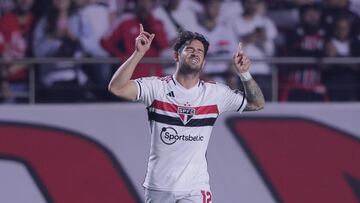 Pato vuelve a lo grande