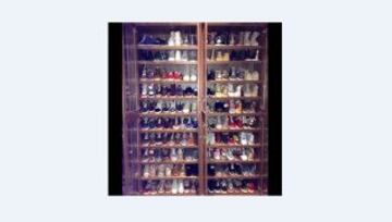 En esta fotograf&iacute;a, Floyd Mayweather muestra su colecci&oacute;n de zapatillas.
