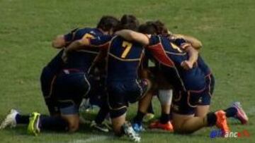 La Selecci&oacute;n espa&ntilde;ola de Rugby durante la conjura realizada instantes antes de medirse a Francia en la final del &uacute;ltimo torneo correspondiente al Campeonato de Europa celebrado en Bucarest.