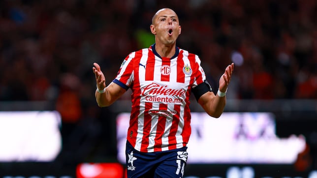 ¿Puede Chicharito salir de Chivas?