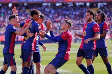 Los jugadores del Barcelona celebran el 1-0 al Girona.
