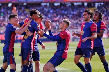 Los jugadores del Barcelona celebran el 1-0 al Girona. 
