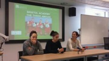 Laura del R&iacute;o, Keka y Natalia, este martes en la Universidad de Bristol. 