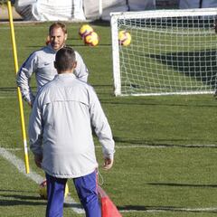 Saúl vuelve al lateral izquierdo; Kalinic, pareja de Griezmann