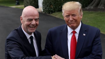 El presidente de la FIFA le mand&oacute; un mensaje Donald Trump, donde mencion&oacute; que Estados Unidos se convertir&aacute; en potencia mundial en f&uacute;tbol pronto. (Photo by Win McNamee/Getty Images)