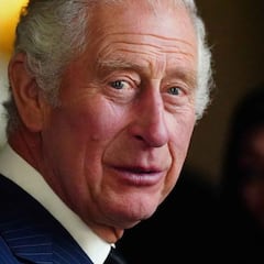 Arrestado un joven en Reino Unido por arrojar un huevo a Carlos III