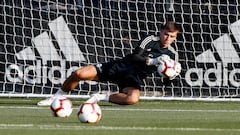 Real Madrid close to ending 26-year record of having keeper from 'La Fabrica'