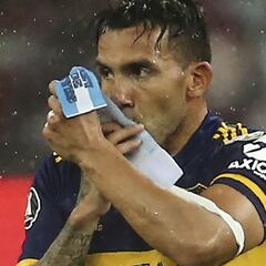 Tevez: "Estoy muy feliz por darle esta alegría a Maradona"