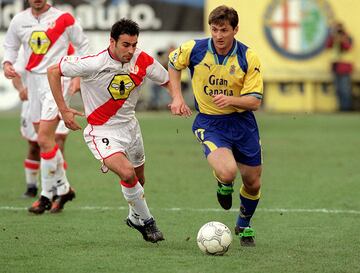 Visti¨® la camiseta de la U.D Las Palmas desde 1999 hasta 2002.