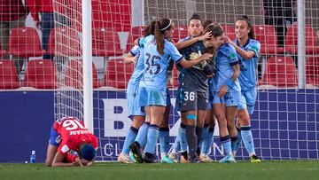 Andrea Tarazona celebra una parada con sus compañeras.