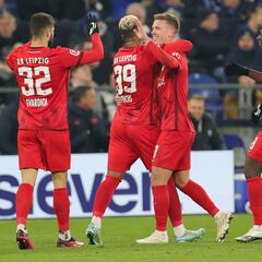 El Leipzig de Olmo juega al tenis con el Schalke