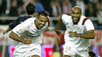 <b>NO SON INTOCABLES. </b>Luis Fabiano y Kanouté empezaron en el banquillo el partido ante el Levante.