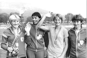 'Dopadas sin saberlo'. De 1964 a 1972, el equipo de natación femenino de Alemania del Este apenas ganó 11 medallas en aquellos ocho años. Pero en los siguientes Juegos Olímpicos de 1976 ganaron 18... Y en 1980, ¡26! ¿La clave? El estado empezó a doparlas sin su conocimiento y ellas pensaban que lo que tomaban eran meras vitaminas.