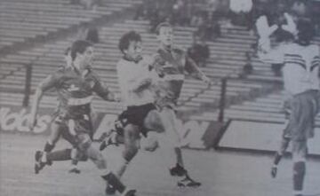 En 1995, un 5 de marzo, Leonel Herrera anota cuatro goles en la victoria de Colo Colo 7-1 sobre Everton por Copa Chile
