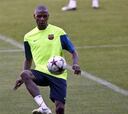 Abidal ve la plantilla del Barcelona "corta, pero con talento"