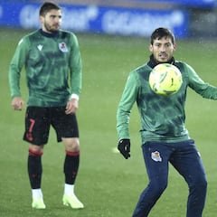 Silva entrena con el grupo, Oyarzabal sigue al margen