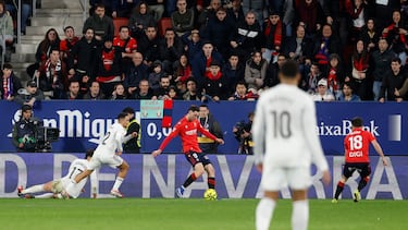 En el minuto 91 y tras segundos de suspense, Quintero González recibe el OK del VAR para dar validez al tanto que le dio la victoria a Osasuna. Filtró Raúl Moro para Raúl García, que rompió a Asencio con un amago y clavando después el disparo en la escuadra del palo largo.