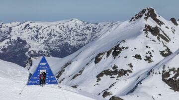 Puerta de salida del Freeride World Tour en Ordino Arcal&iacute;s en 2022. 