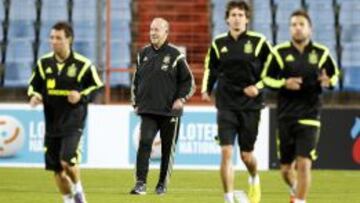 Del Bosque, durante el entrenamiento en el Josy Barthel de Luxemburgo.