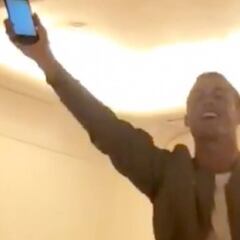 Y llegó el día de la novatada a Cristiano en la Juve: cantando a pleno pulmón y dándolo todo