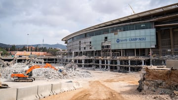 Las obras del Spotify Camp Nou continúan en los plazos previstos del calendario del Espai Barça. Las demoliciones avanzan en el Estadio y la imagen del templo del barcelonismo, tal y como lo conocíamos, ya forma parte de la historia.