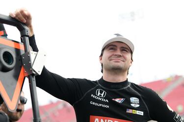 Candidato ideal para cubrir el rol “americano” que busca Mario Andretti para el equipo. Con talento probado en Indycar, consiguiendo una segunda posición en el campeonato en 2024 y experiencia en tests en la F1 con el equipo McLaren, Herta sería un fichaje interesante para el equipo al estar ya vinculado con Andretti en el campeonato de monoplazas americano.