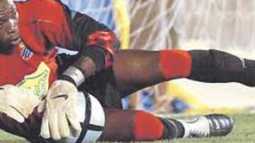 <b>SEGUIRÁ JUGANDO AQUÍ. </b>Carlos Kameni lanzó un aviso a la directiva del Espanyol, aunque por el momento tiene contrato hasta 2007.