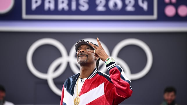 Who will perform at the closing ceremony for the Paris 2024 Olympic Games?