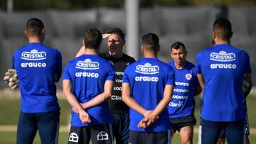 Los temas no resueltos de Berizzo con Medel y Sánchez