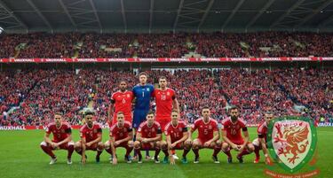 La Gales de Bale insiste en posar para "la peor foto de la historia"