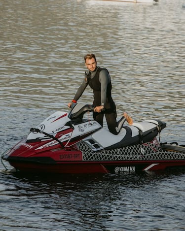 Alberto Ortega: "El surf de olas grandes es un deporte de equipo"