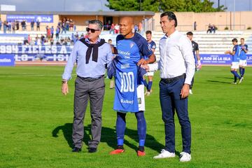 Biabiany honenajeado por jugar su partido 100 con el San Fernando.