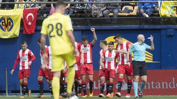 Raba, mientras el Girona celebra un gol.