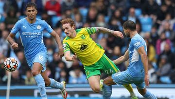 Los Canareis salieron de casa por primera vez en la campaña para visitar al Manchester City y otra vez el estadounidense tuvo que sufrir saliendo de la banca.